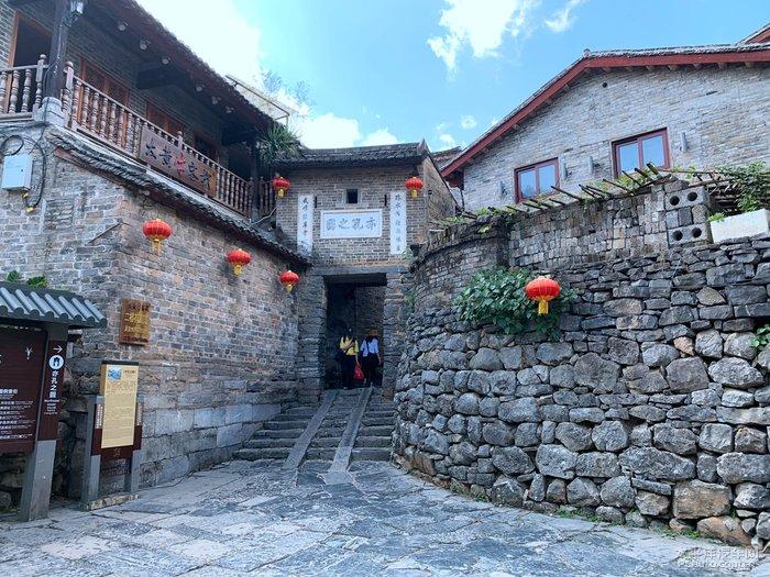 美国国务卿:美国计划与安哥拉在铁路和空间探索领域开展合作